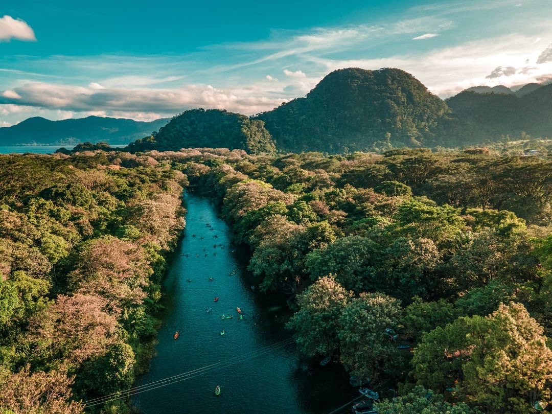 Canal Kayak, un lugar ideal para hacer deporte en Honduras