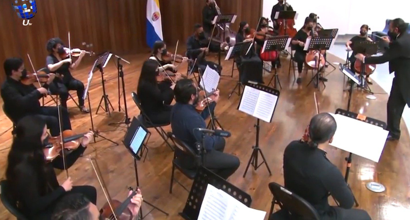 La Orquesta de Cámara de la UNAH dio un concierto navideño