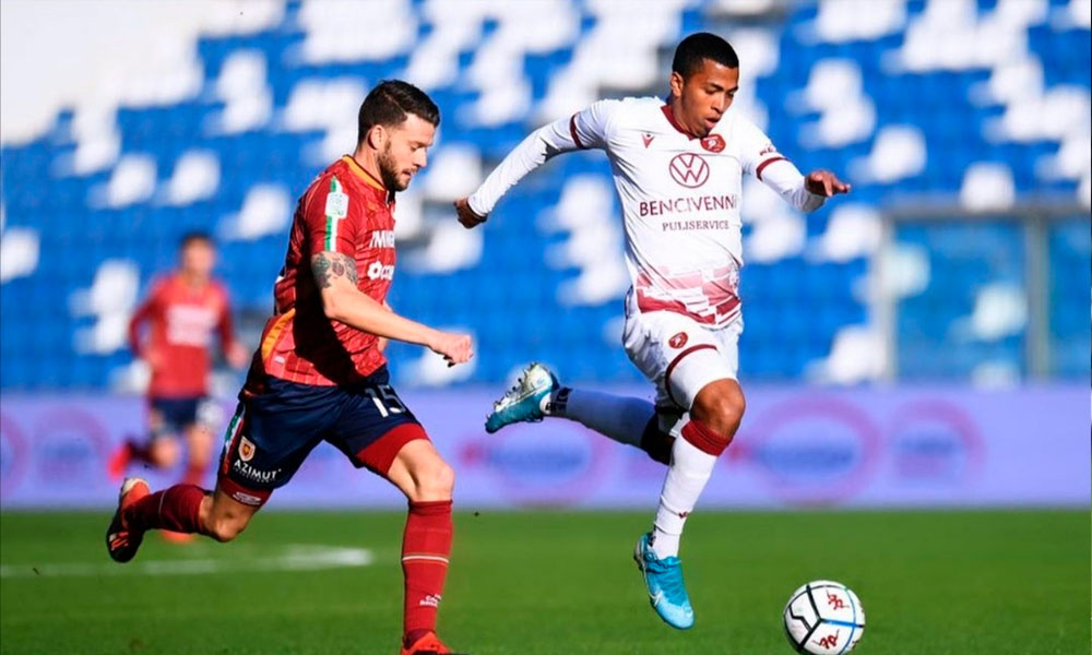 Rigoberto Rivas anota su segundo gol de la campaña con el Reggina