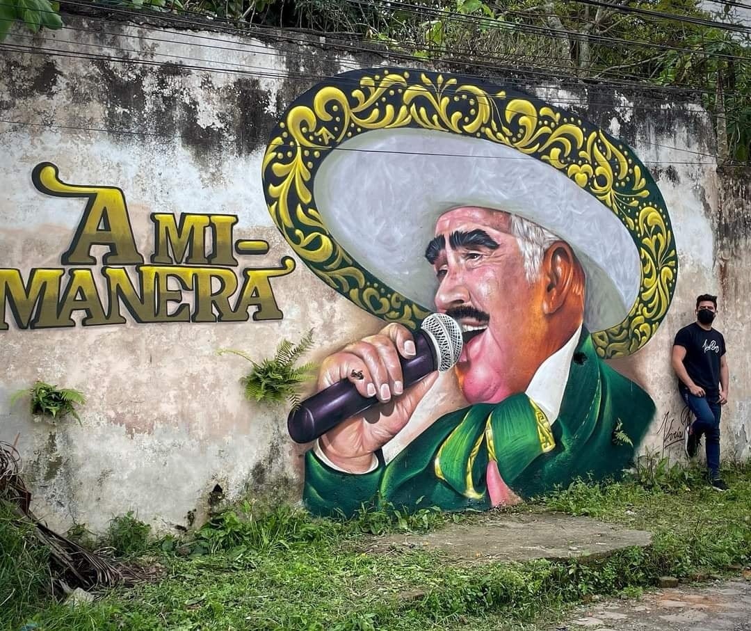 Artista hondureño rinde homenaje a Vicente Fernández con un mural