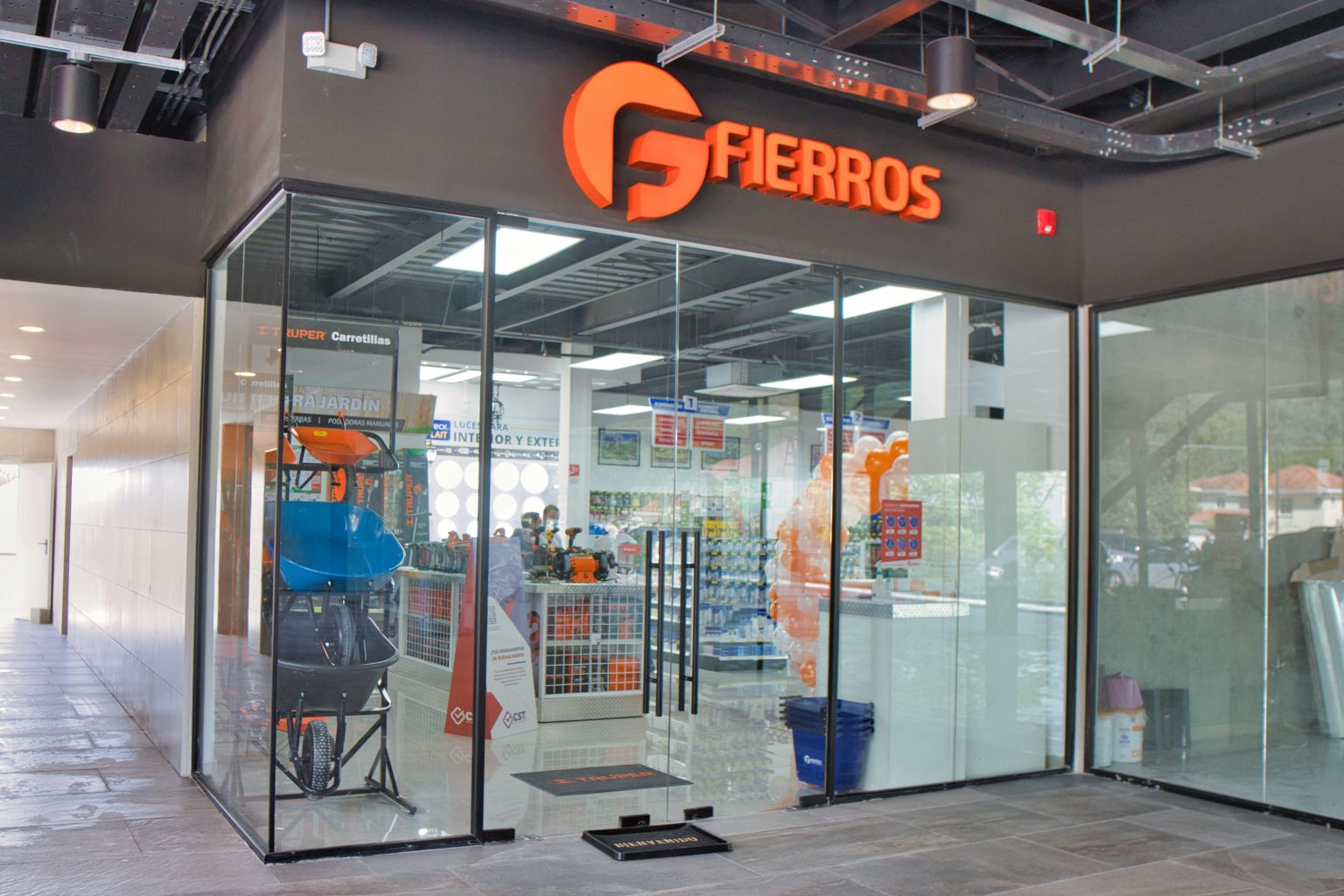 Fierros Ferreterías, la primera franquicia de ferreterías de conveniencia en Honduras Fierros Ferreterías, la primera franquicia de ferreterías de conveniencia en Honduras