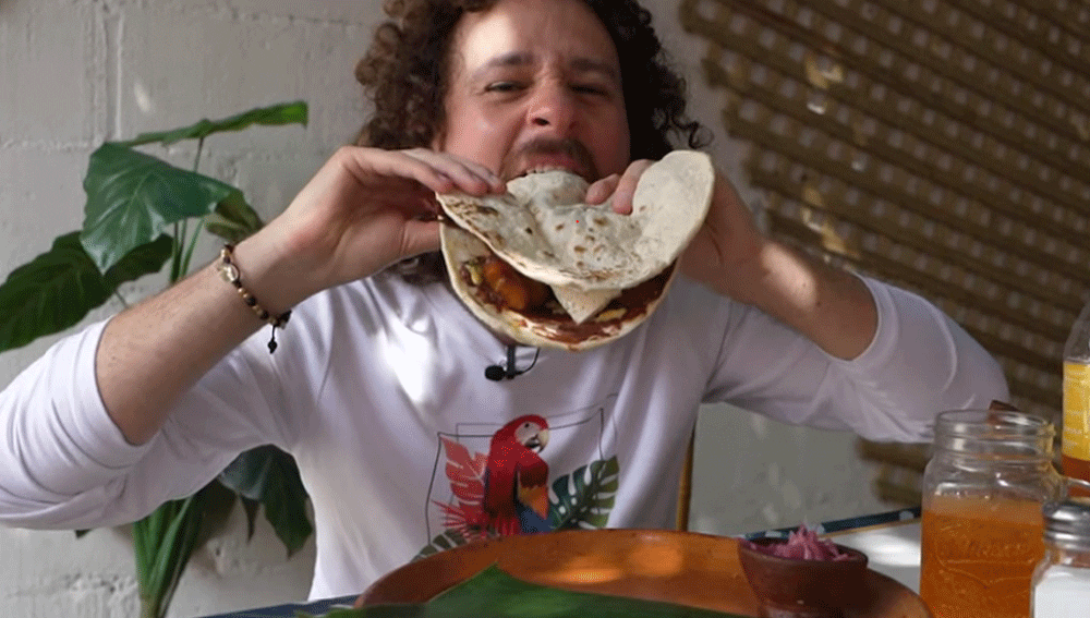 Luisito Comunica comparte su experiencia probando comida hondureña