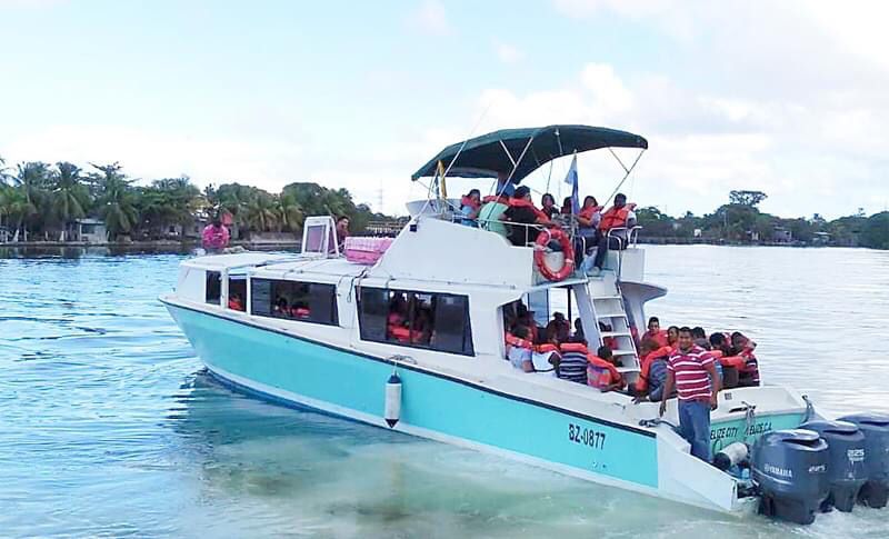 Sale Ferry de Honduras a Belice luego de dos años