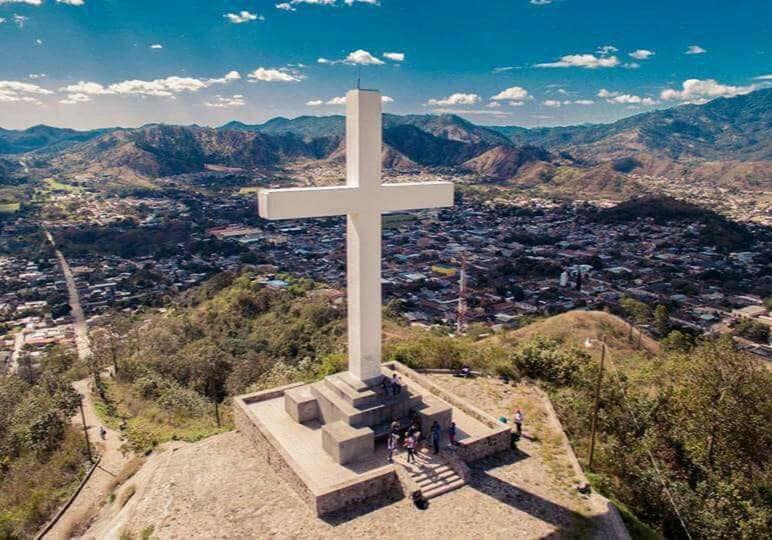 Cerrito de la Cruz en la Ciudad de las Colinas