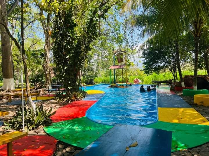 Balneario Termal Aguagua en Santa Bárbara