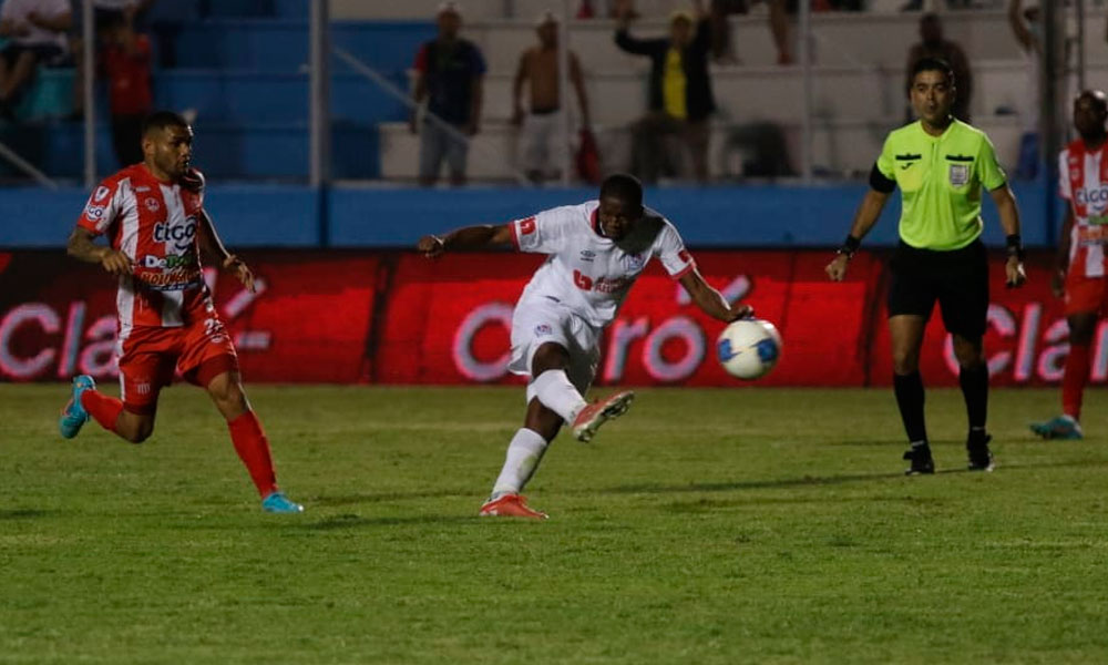 Revive el golazo de Boniek García en la victoria del Olimpia ante el Vida