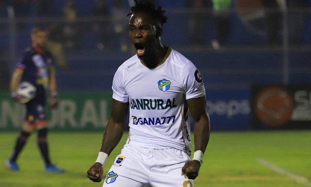 Rubilio Castillo marca su primer gol con el Comunicaciones de Guatemala