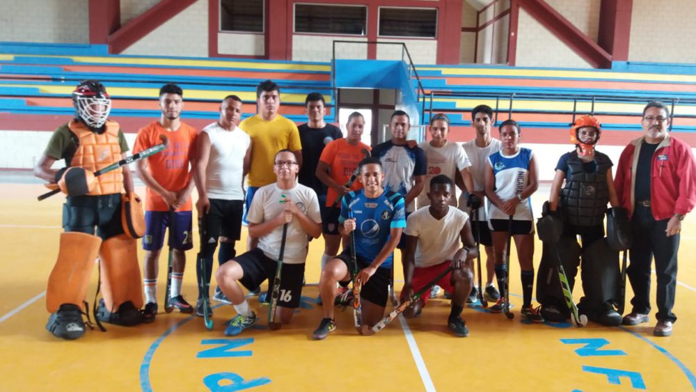 Federación de Hockey sobre Césped inicia curso para entrenadores