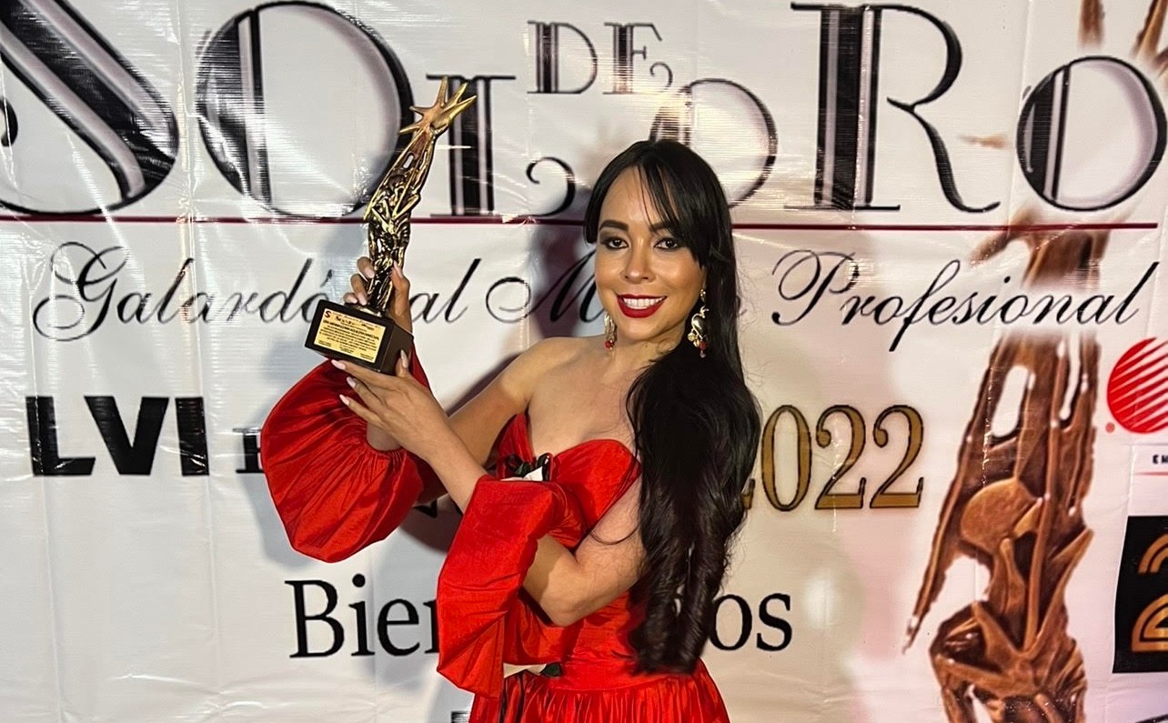Hondureña Ileana Aguilar recibe premio «El Sol de Oro» en México