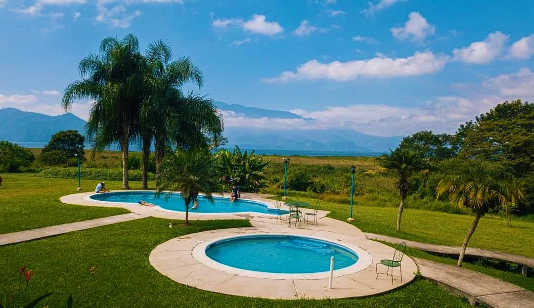 Hotel Casa Lenca en el corazón del Lago de Yojoa