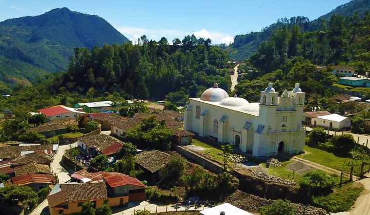 Sagrada Familia la única iglesia en Honduras con tres cúpulas