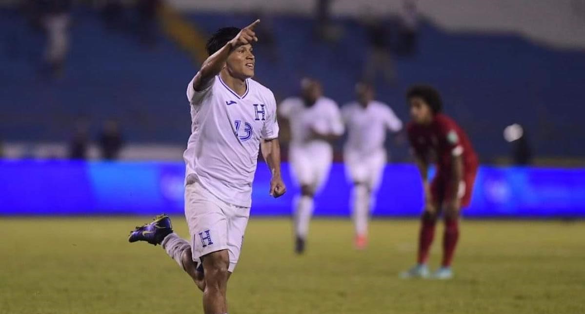 Bryan Moya es habilitado por FIFA para jugar con Honduras