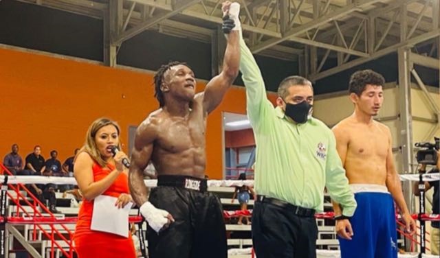 Boxeador Erick «Terrible» Arzú se impone al mexicano Javier Ramírez