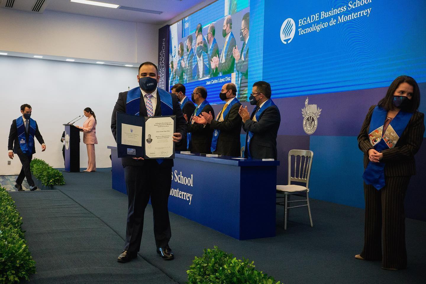 Hondureño se gradúa de la Universidad Tecnológica de Monterrey