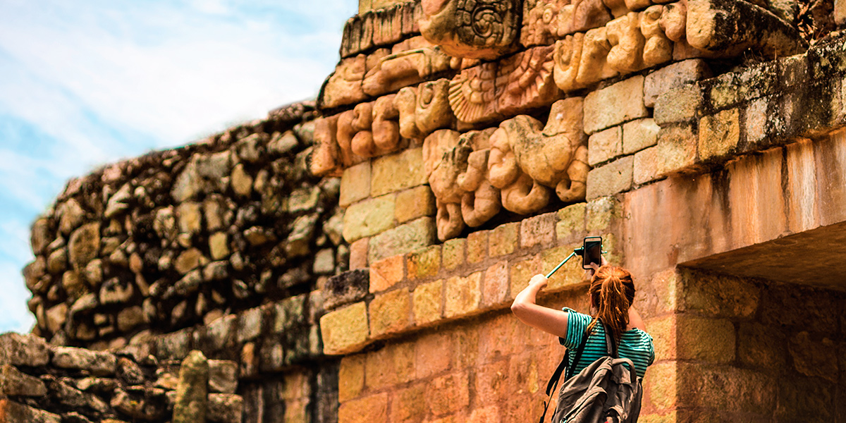 Recorrido por el Parque Arqueológico de Copán con guía auditiva