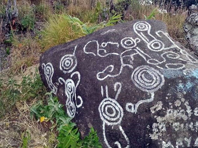 Misteriosos petroglifos en piedra de Camasca, Intibucá