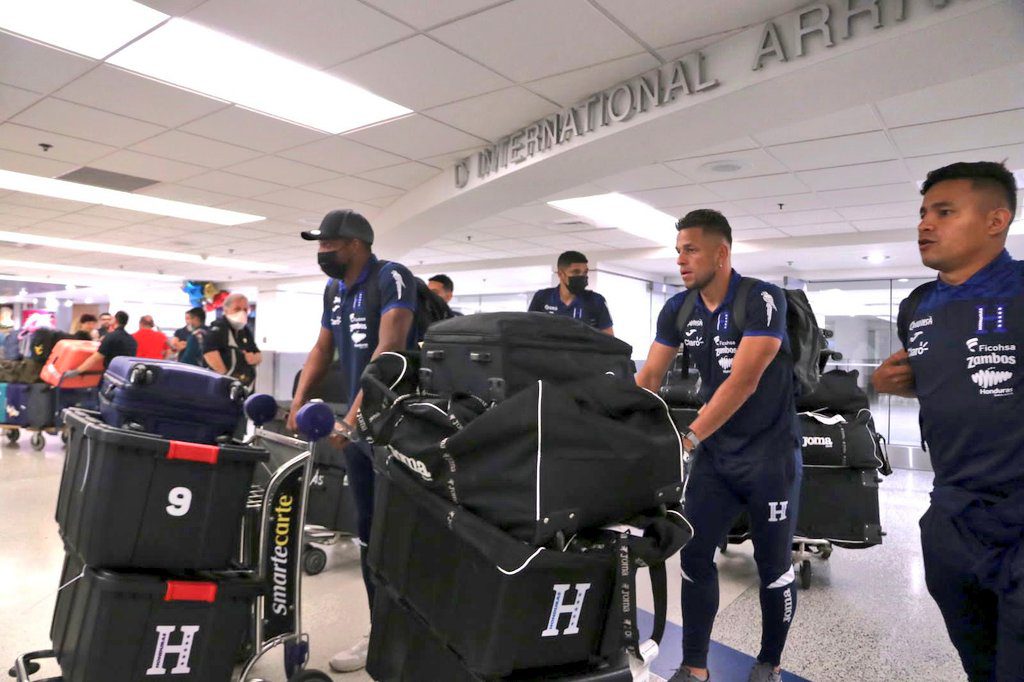 Selección de Honduras llega a Miami para amistoso con Argentina