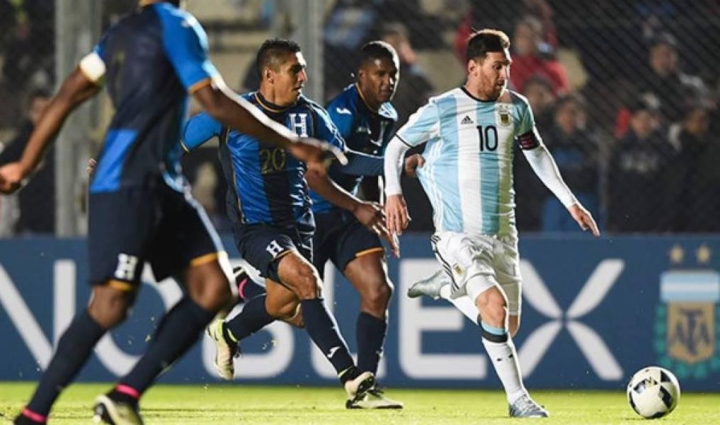 Abarrotada la prensa deportiva para el partido entre Argentina y Honduras