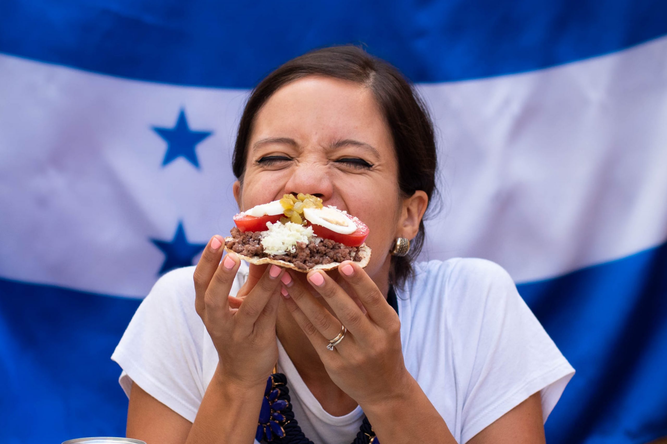 Hondureña María Sierra, destaca con canal de recetas en YouTube