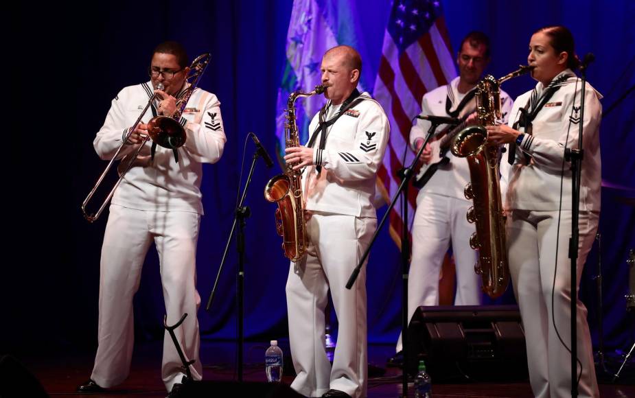 Banda de la Flota de Estados Unidos brinda un show en San Pedro Sula