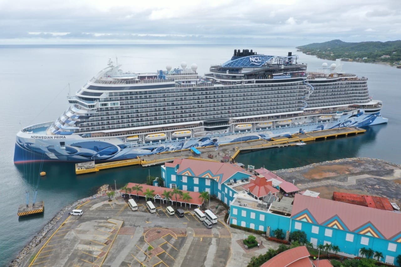 Crucero Norwegian Prima llegó a Roatán, Honduras