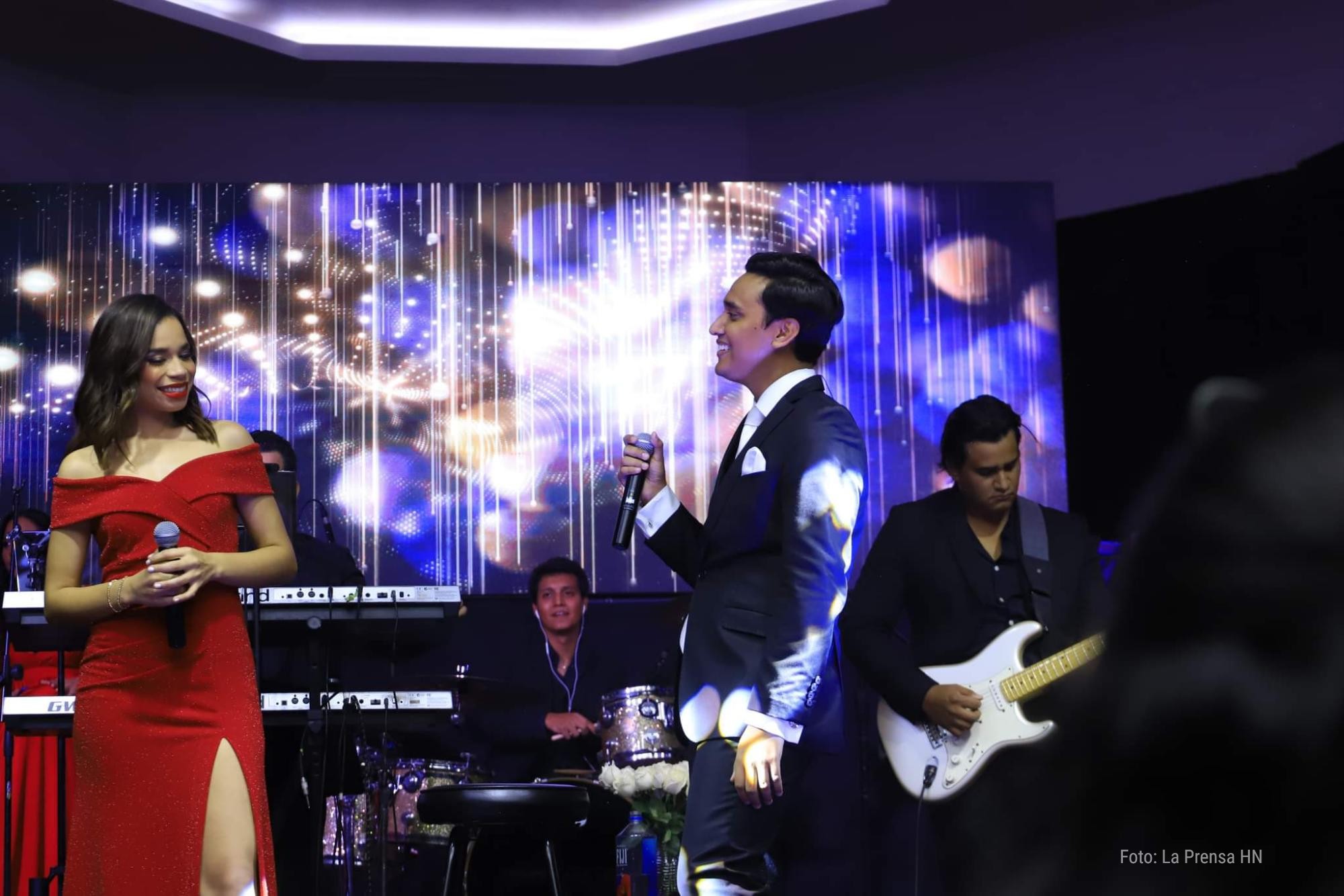 Hondureños Daniel Ochoa y Angie Flores destacan con concierto