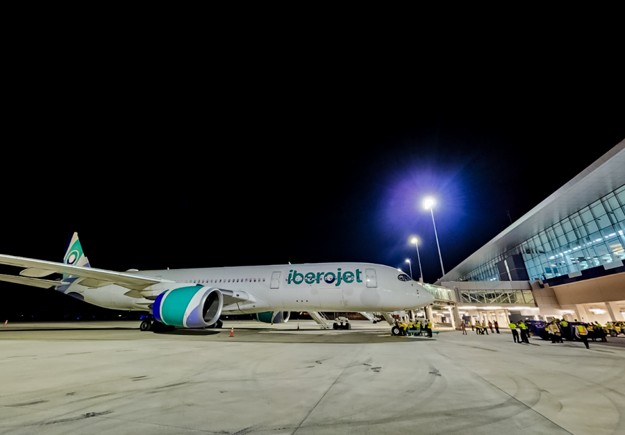 Palmerola recibe el avión más grande de la historia de Honduras