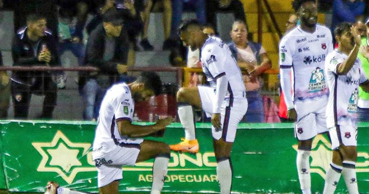 Alex López se estrena con golazo en el inicio del Clausura 2023