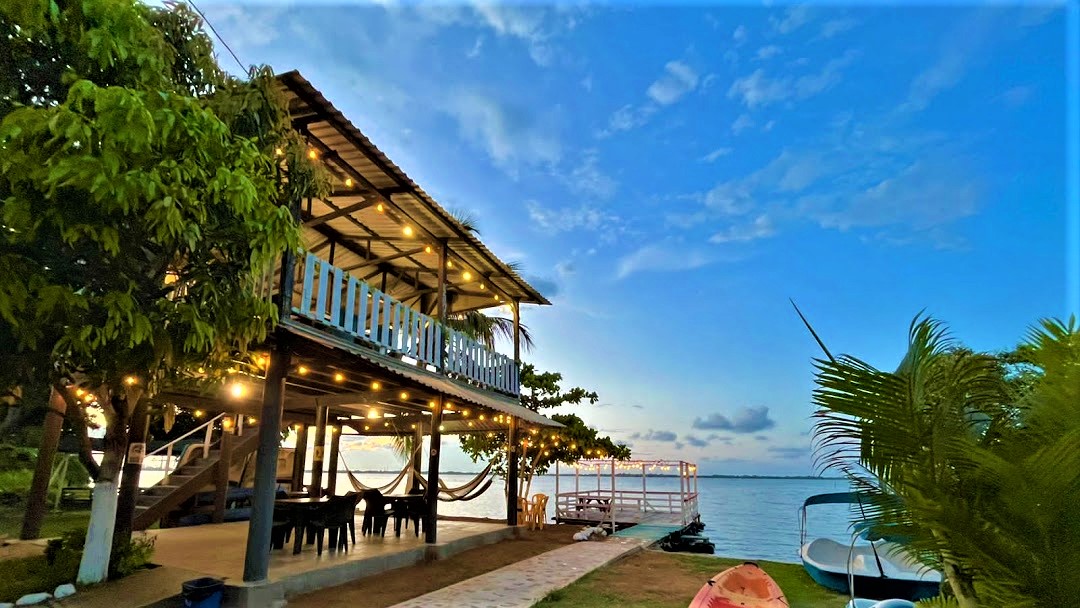 Velomares del Mar, un Hotel y Restaurante con diversiones acuáticas en Puerto Cortés