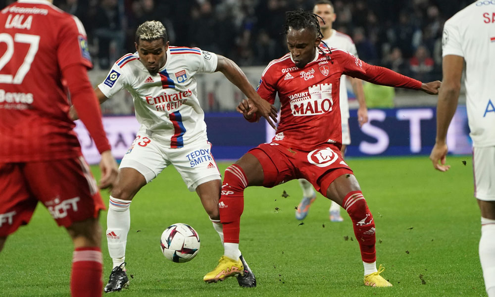 Alberth Elis realiza debut con el Stade Brestois 29 en la Ligue 1 de Francia