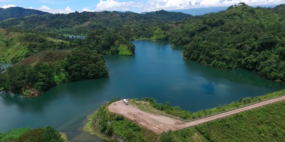 Realizan jornada de limpieza en el Lago de Yojoa para su recuperación