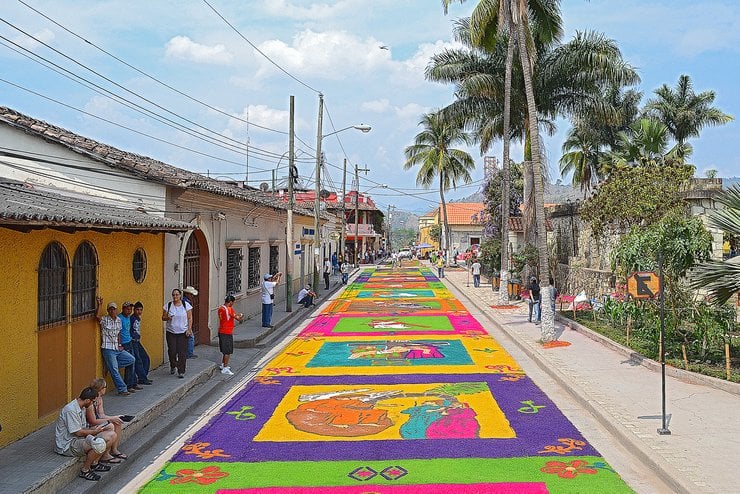 Alfombras en Comayagua, una popular tradición en Semana Santa