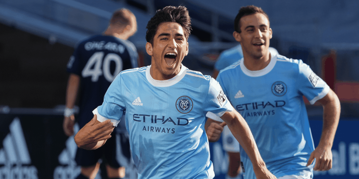 John Denis marca golazo de tiro libre con el New York City II