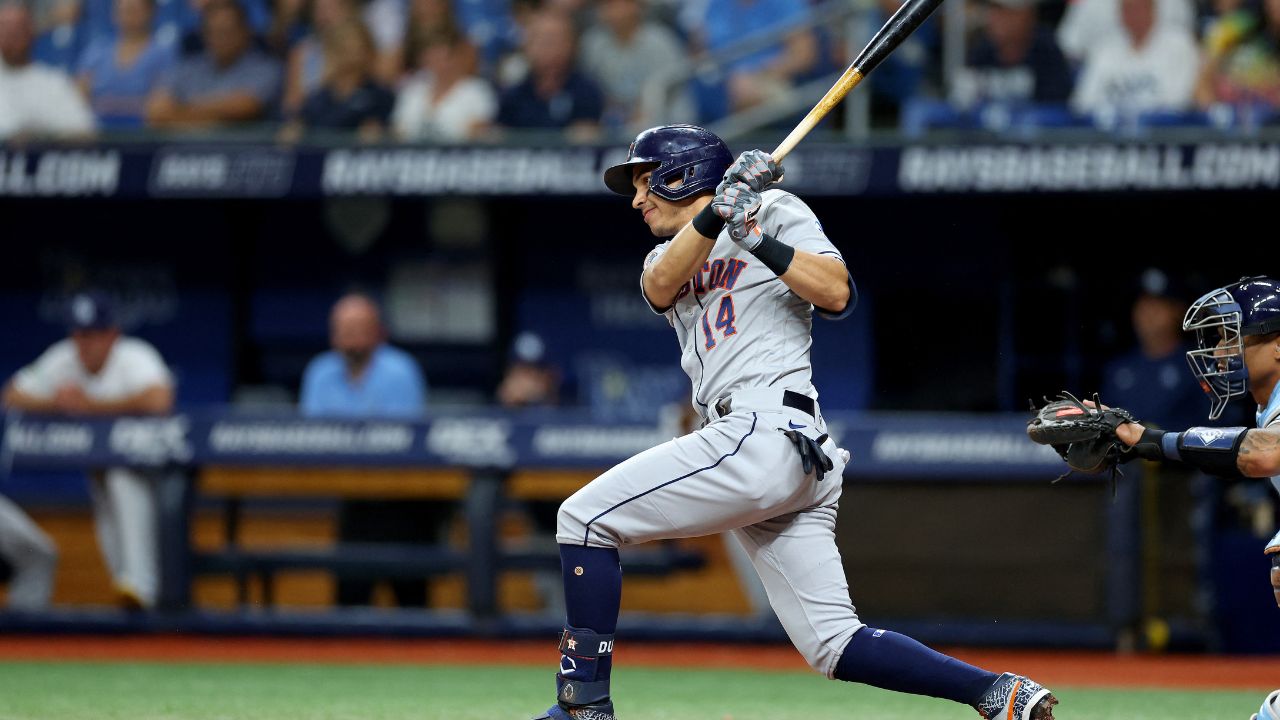 Mauricio Dubón llegó a los 20 hits con los Astros de Houston