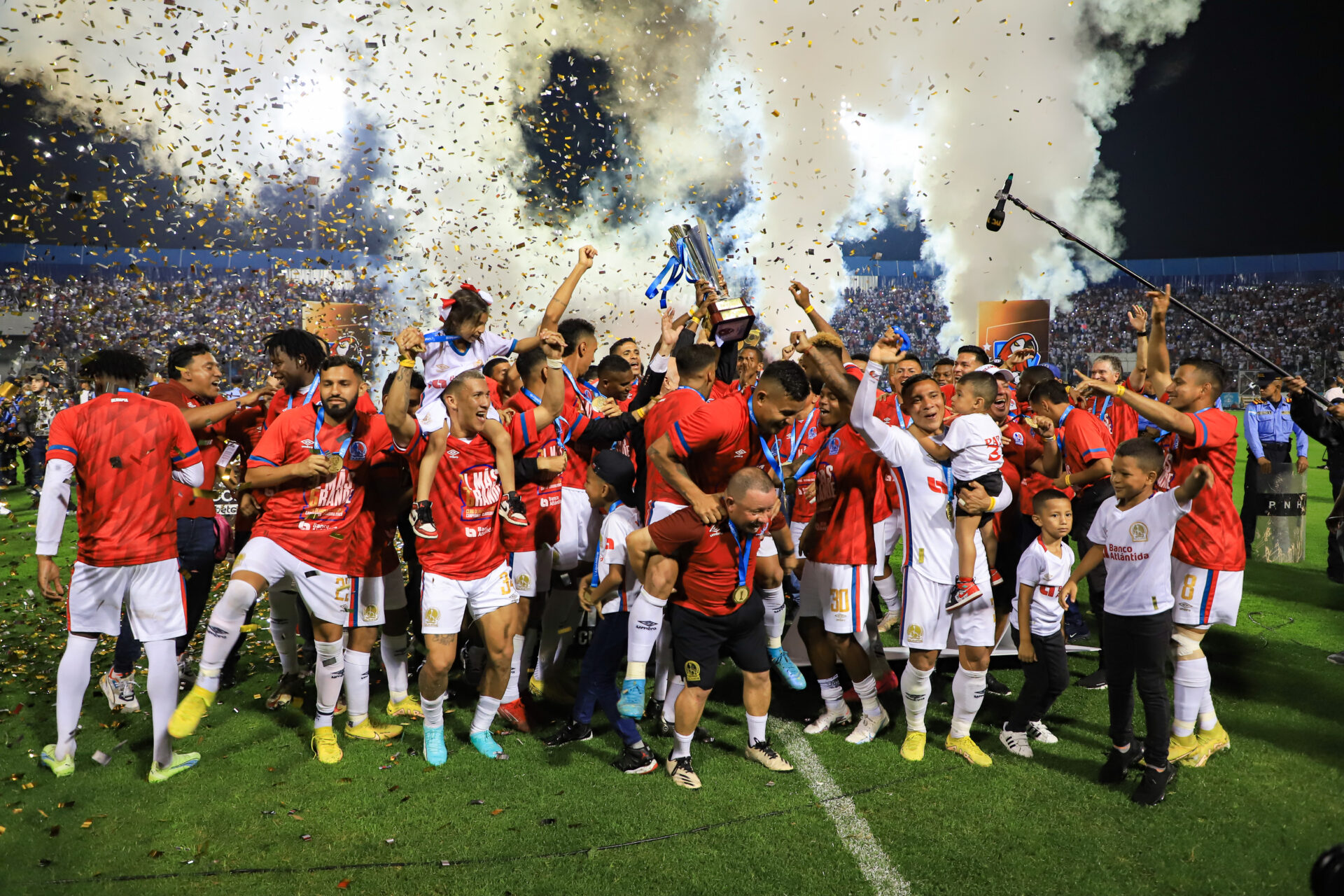Olimpia conquista el título 36 al vencer a Olancho FC en una épica final