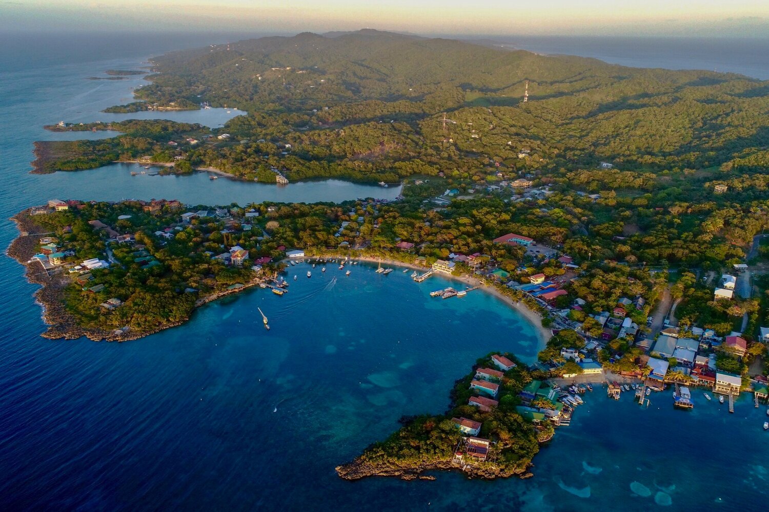 Roatán es nominada en los Reader’s Choice Awards como mejor isla