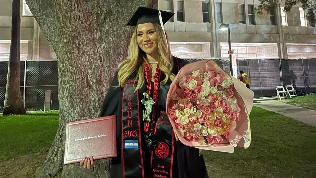 Hondureña se gradúa con honores de la California State University of Northridge