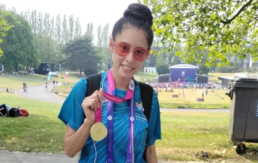 Linda Valladares logra segunda medalla de oro en Olimpiadas Especiales