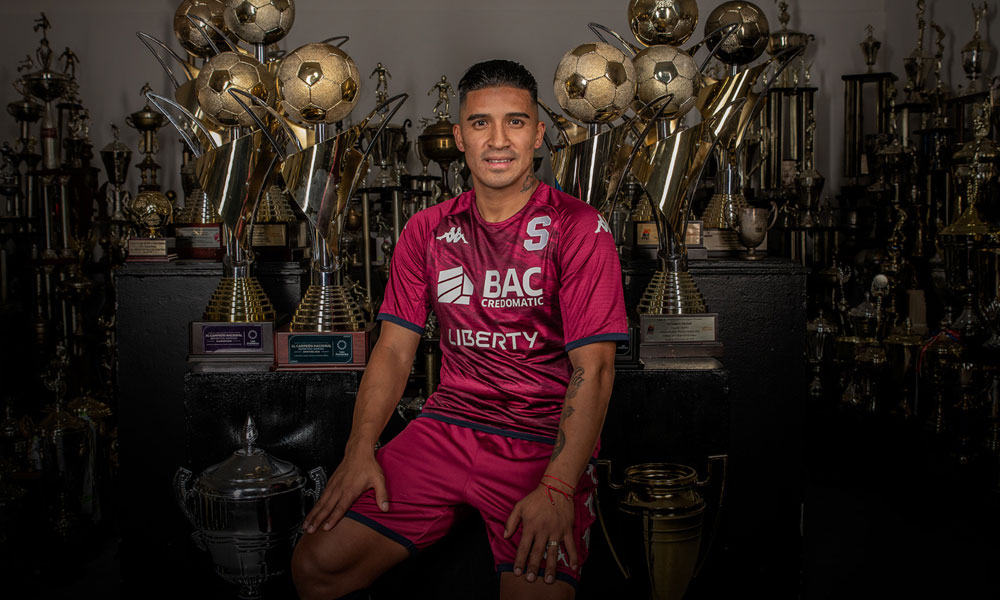 Saprissa de Costa Rica hace oficial el fichaje de Michaell Chirinos