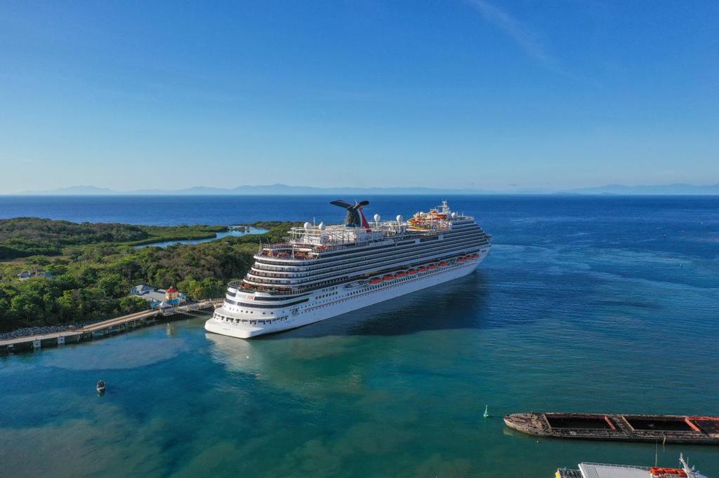 Roatán recibe más de 20 cruceros por mes en este primer semestre