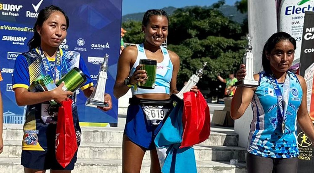 Jazmin Amaya rompe récord centroamericano en maratón de El Salvador