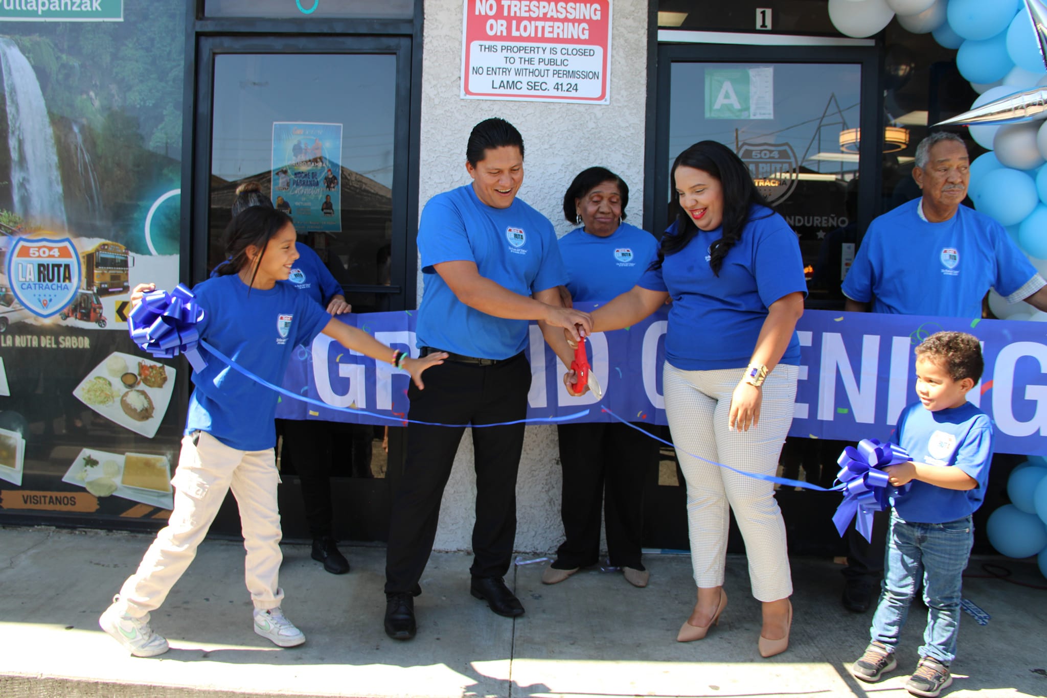 Hondureños abren su cuarto negocio en Los Ángeles: «La Ruta Catracha»