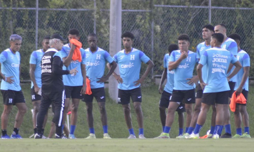 Selección de Honduras realiza primer entrenamiento de cara a México