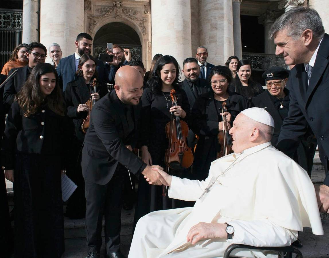 La Orquesta Filarmónica de SPS se presentó ante el papa Francisco