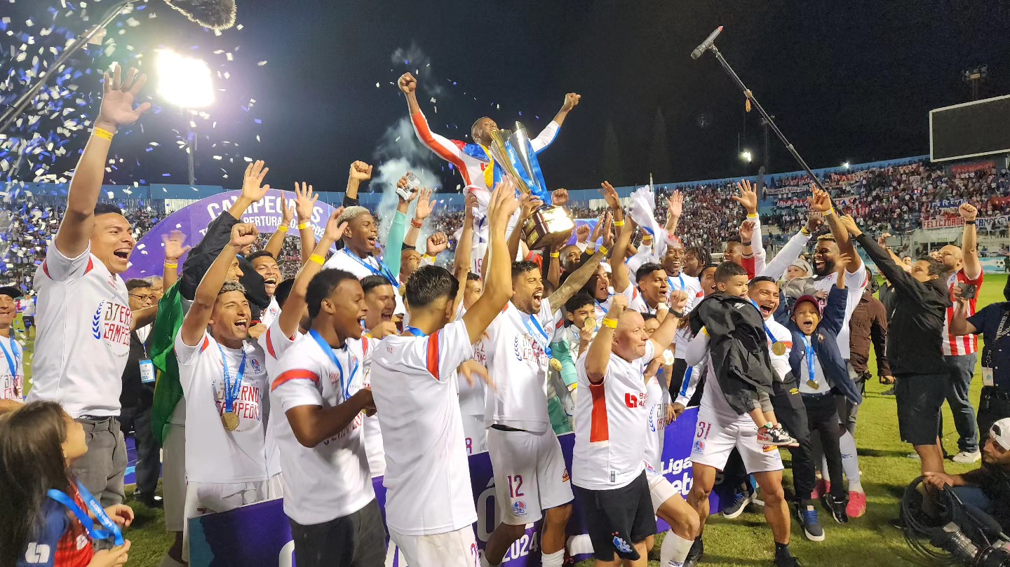 Olimpia se proclama campeón invicto de la Liga Nacional