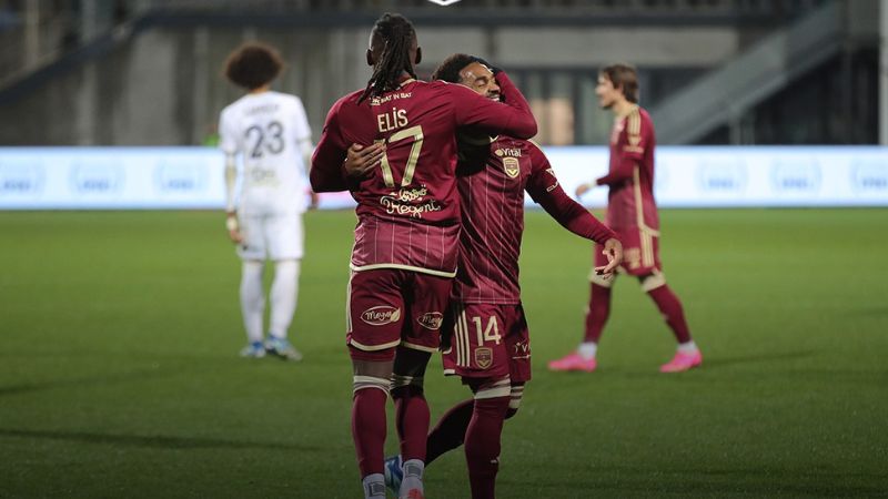 Alberth Elis anota quinto gol con el Girondins de Burdeos en la Ligue 2