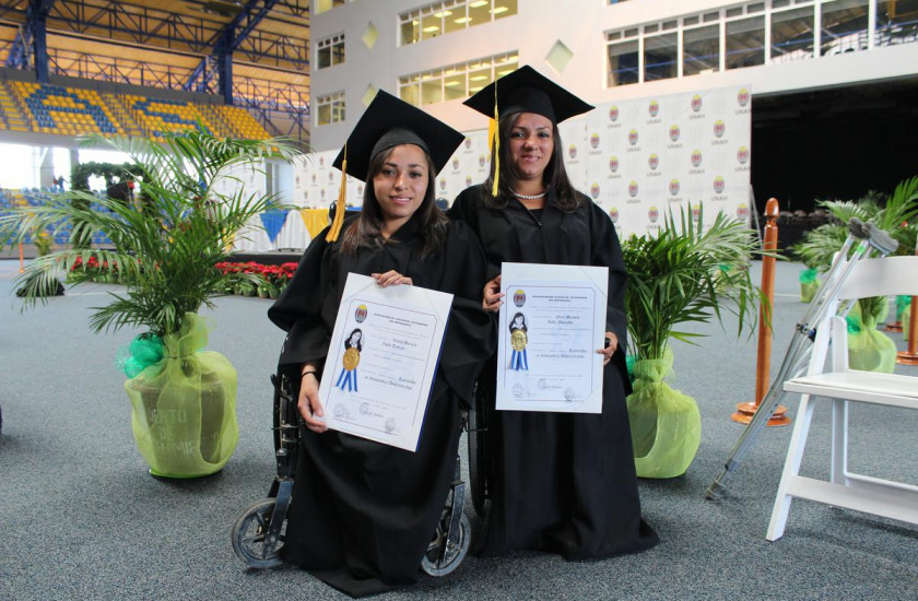 Un total de 173 estudiantes con discapacidad se han graduado de la UNAH
