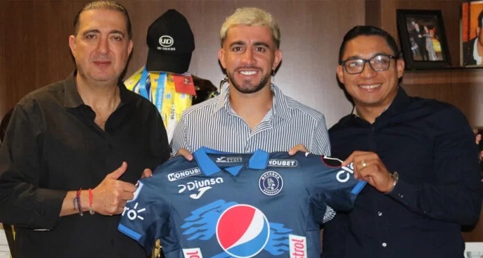 Agustín Auzmendi renueva contrato con Motagua hasta 2025