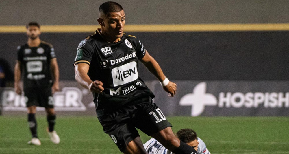 Alejandro Reyes anota primer gol con el Sporting San José de Costa Rica