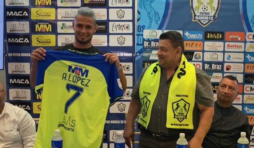 «Potros» de Olancho FC dan bienvenida a Alex López